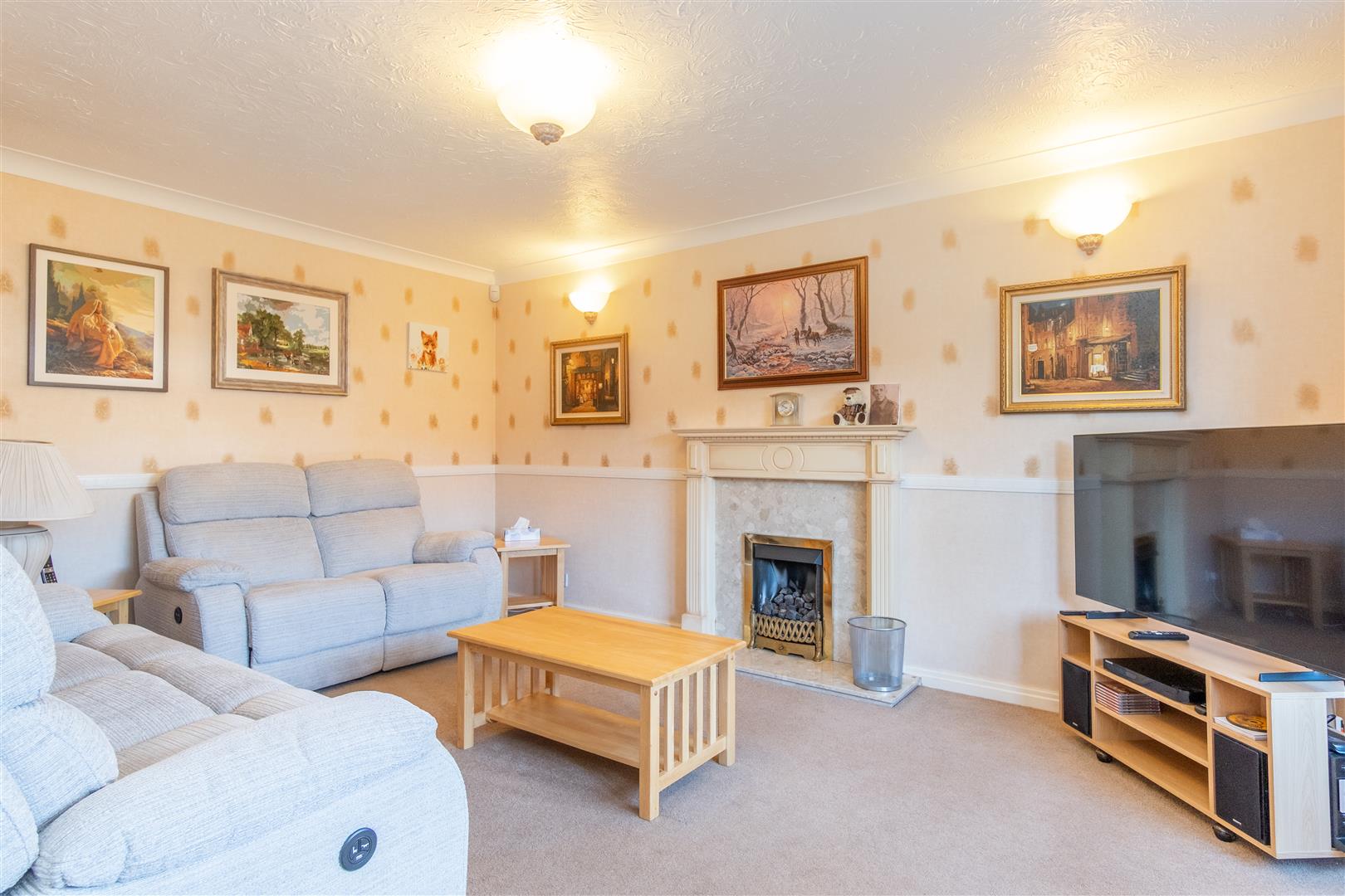 4 bed property in Whittle Park, Chorley